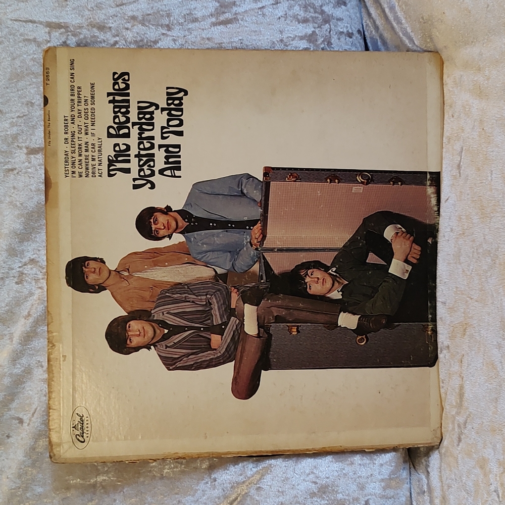 Original Beatles vinyl LP - The Beatles Yesterday and Today